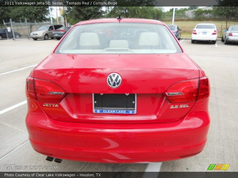 Tornado Red / Cornsilk Beige 2011 Volkswagen Jetta SEL Sedan