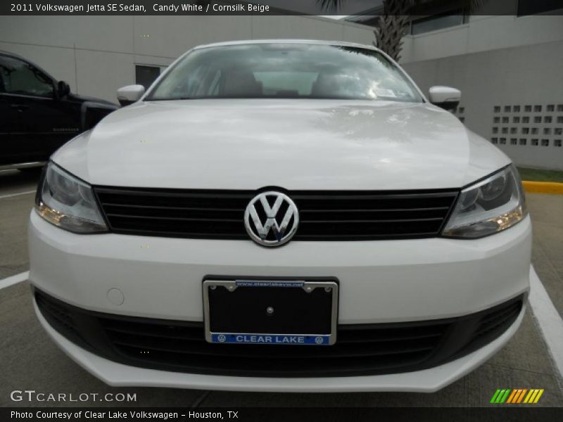 Candy White / Cornsilk Beige 2011 Volkswagen Jetta SE Sedan