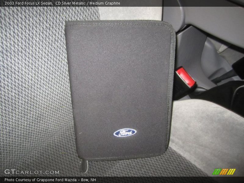 CD Silver Metallic / Medium Graphite 2003 Ford Focus LX Sedan