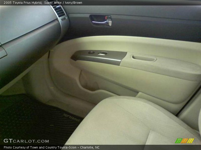 Super White / Ivory/Brown 2005 Toyota Prius Hybrid