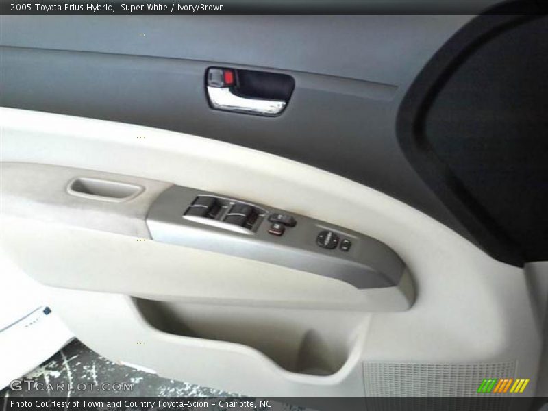 Super White / Ivory/Brown 2005 Toyota Prius Hybrid