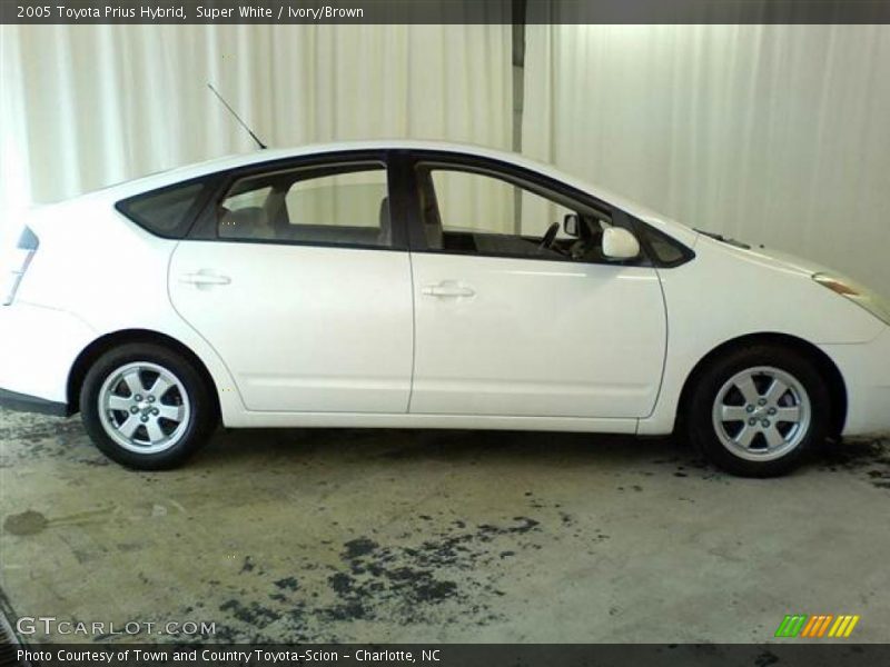 Super White / Ivory/Brown 2005 Toyota Prius Hybrid
