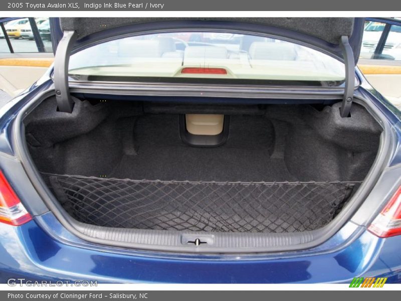 Indigo Ink Blue Pearl / Ivory 2005 Toyota Avalon XLS