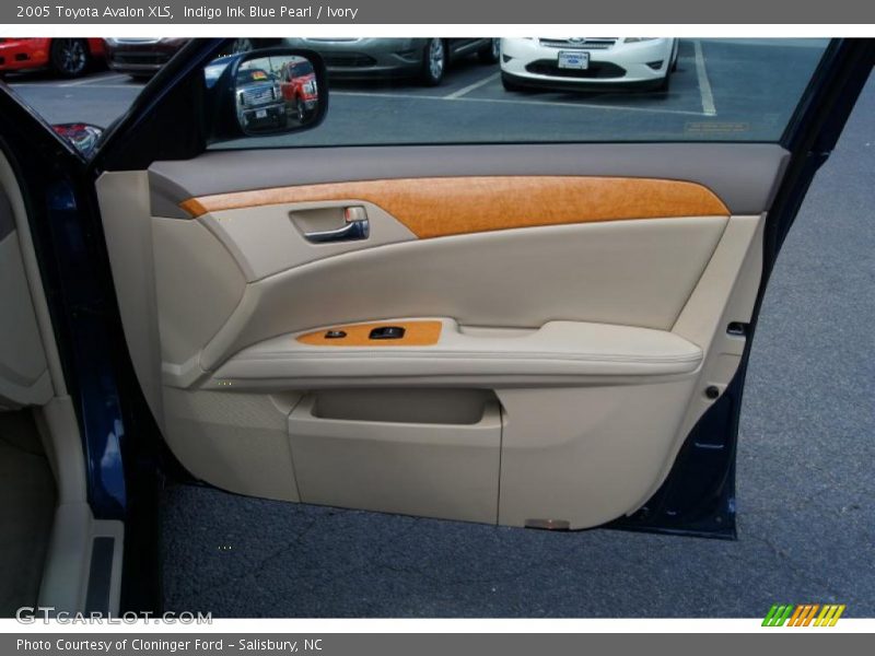 Indigo Ink Blue Pearl / Ivory 2005 Toyota Avalon XLS