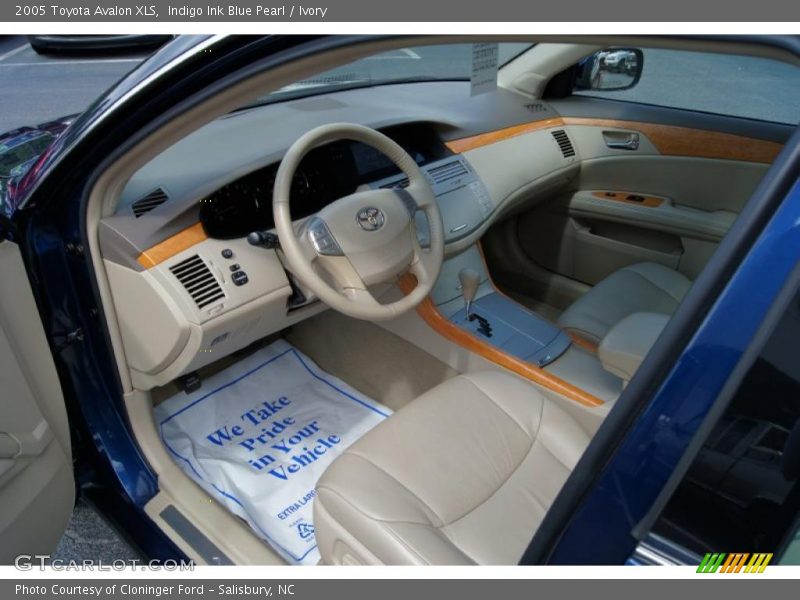 Indigo Ink Blue Pearl / Ivory 2005 Toyota Avalon XLS