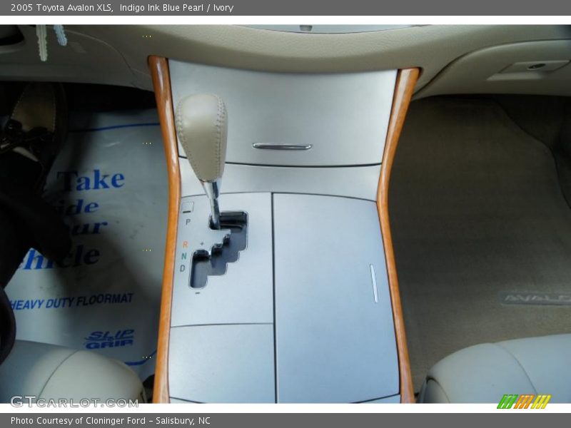 Indigo Ink Blue Pearl / Ivory 2005 Toyota Avalon XLS