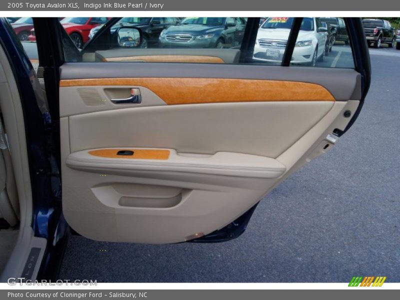 Indigo Ink Blue Pearl / Ivory 2005 Toyota Avalon XLS