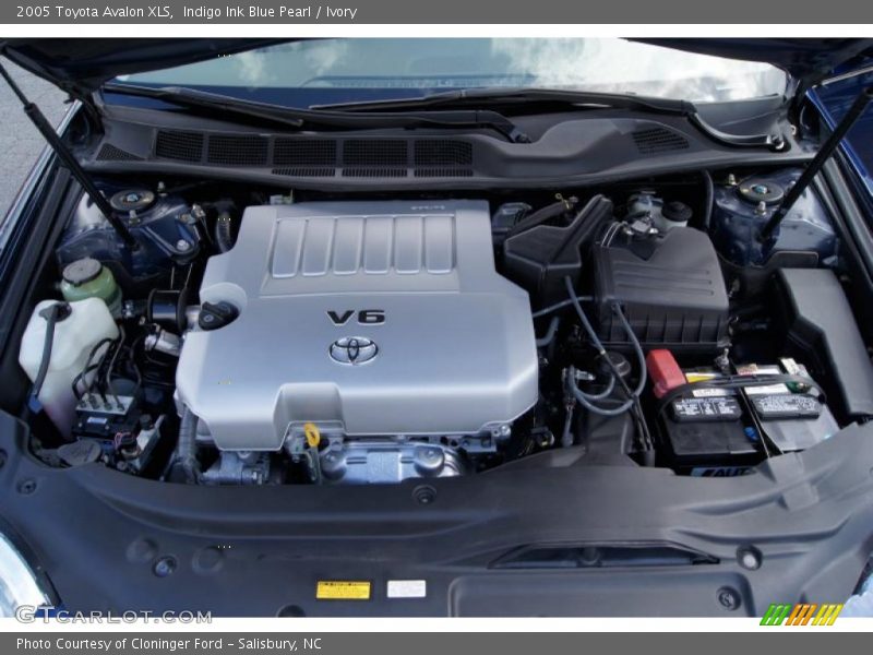 Indigo Ink Blue Pearl / Ivory 2005 Toyota Avalon XLS