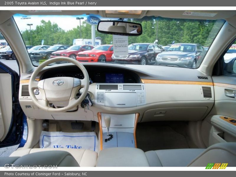 Indigo Ink Blue Pearl / Ivory 2005 Toyota Avalon XLS