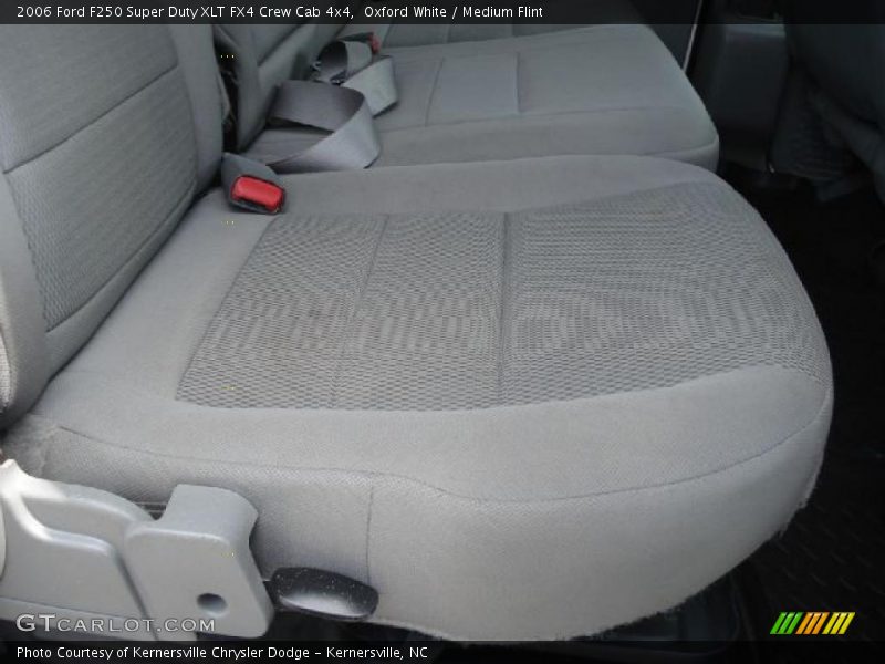 Oxford White / Medium Flint 2006 Ford F250 Super Duty XLT FX4 Crew Cab 4x4