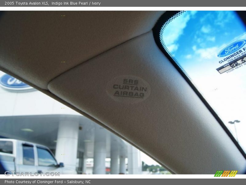 Indigo Ink Blue Pearl / Ivory 2005 Toyota Avalon XLS