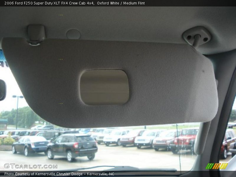 Oxford White / Medium Flint 2006 Ford F250 Super Duty XLT FX4 Crew Cab 4x4
