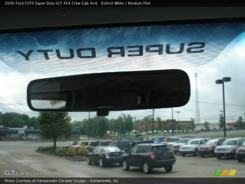 Oxford White / Medium Flint 2006 Ford F250 Super Duty XLT FX4 Crew Cab 4x4