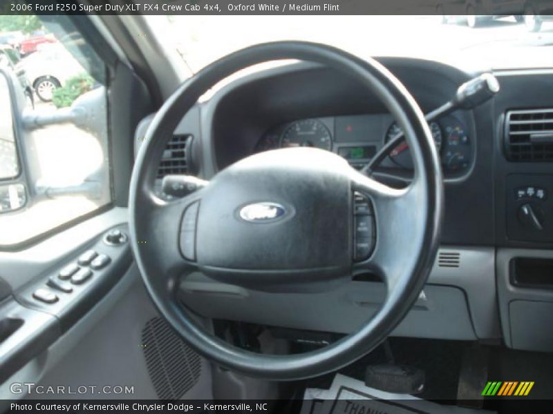 Oxford White / Medium Flint 2006 Ford F250 Super Duty XLT FX4 Crew Cab 4x4
