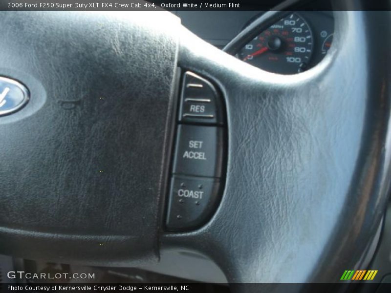Oxford White / Medium Flint 2006 Ford F250 Super Duty XLT FX4 Crew Cab 4x4