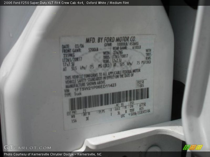 Oxford White / Medium Flint 2006 Ford F250 Super Duty XLT FX4 Crew Cab 4x4