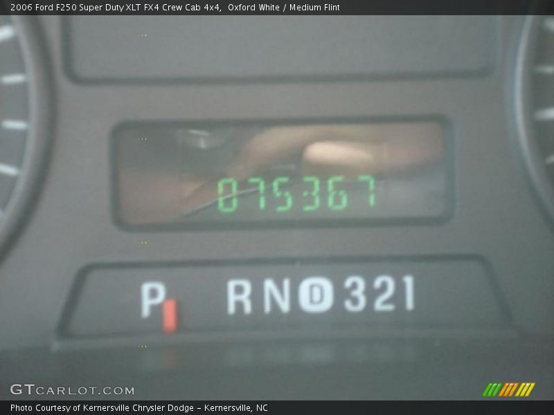 Oxford White / Medium Flint 2006 Ford F250 Super Duty XLT FX4 Crew Cab 4x4