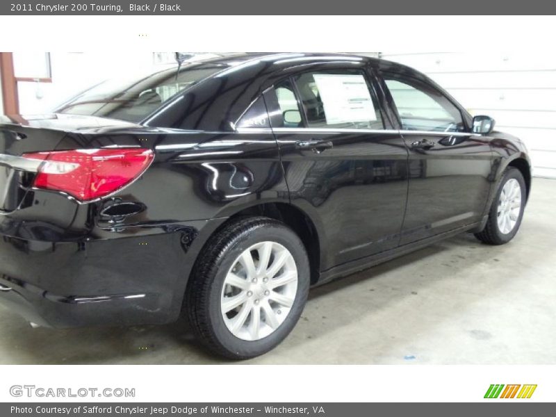 Black / Black 2011 Chrysler 200 Touring