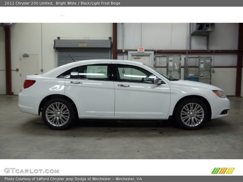  2011 200 Limited Bright White