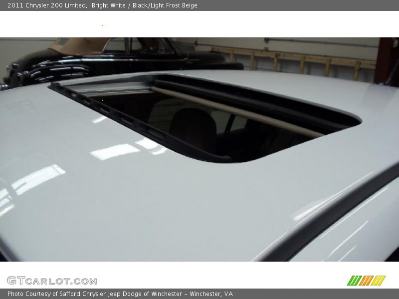 Bright White / Black/Light Frost Beige 2011 Chrysler 200 Limited
