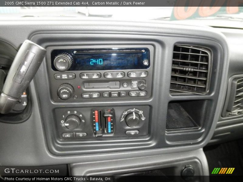 Controls of 2005 Sierra 1500 Z71 Extended Cab 4x4
