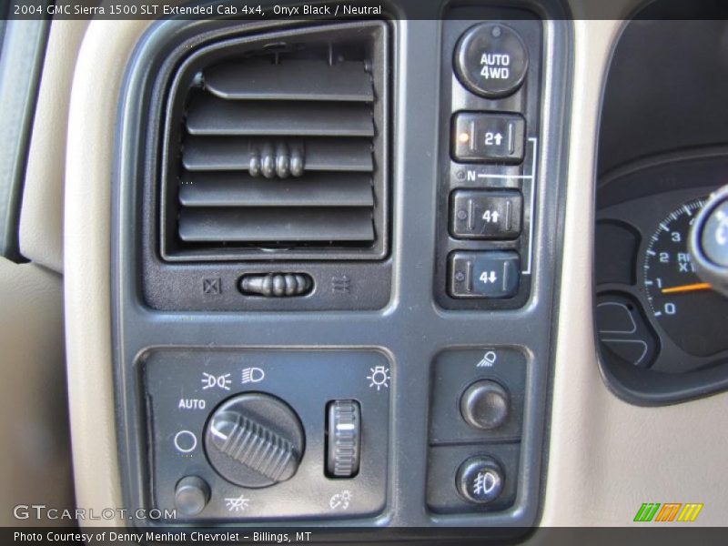 Controls of 2004 Sierra 1500 SLT Extended Cab 4x4