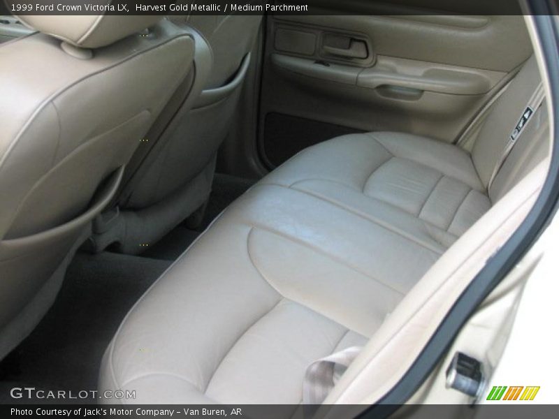 Harvest Gold Metallic / Medium Parchment 1999 Ford Crown Victoria LX