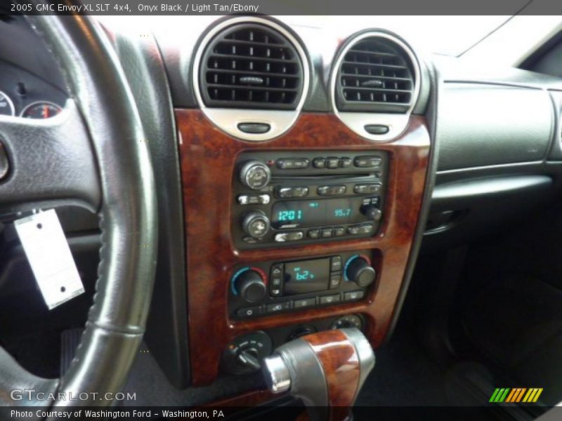 Onyx Black / Light Tan/Ebony 2005 GMC Envoy XL SLT 4x4