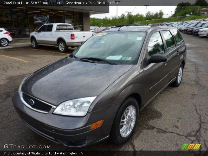 Front 3/4 View of 2006 Focus ZXW SE Wagon