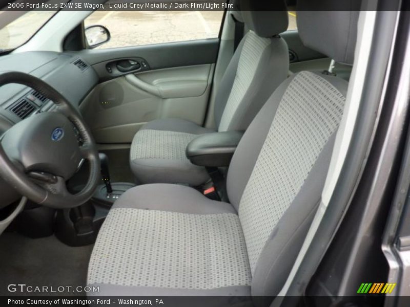  2006 Focus ZXW SE Wagon Dark Flint/Light Flint Interior