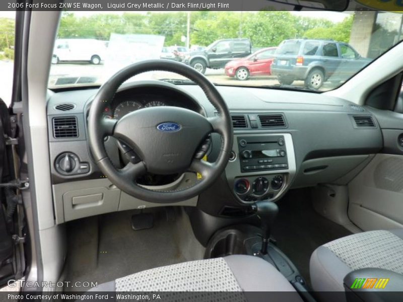  2006 Focus ZXW SE Wagon Dark Flint/Light Flint Interior