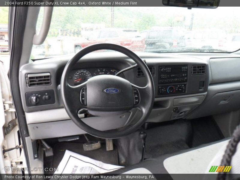 Oxford White / Medium Flint 2004 Ford F350 Super Duty XL Crew Cab 4x4