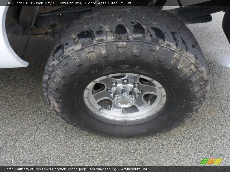 Oxford White / Medium Flint 2004 Ford F350 Super Duty XL Crew Cab 4x4