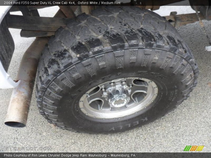 Oxford White / Medium Flint 2004 Ford F350 Super Duty XL Crew Cab 4x4