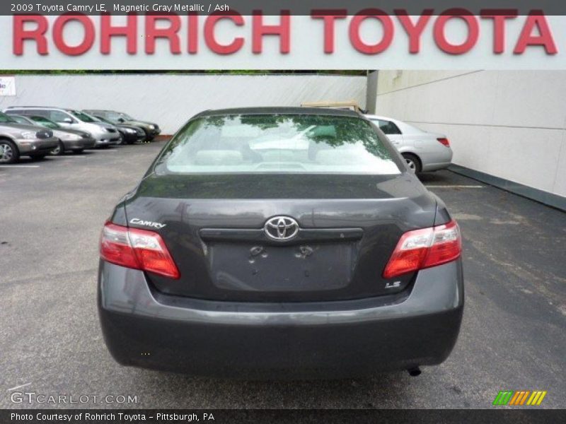Magnetic Gray Metallic / Ash 2009 Toyota Camry LE