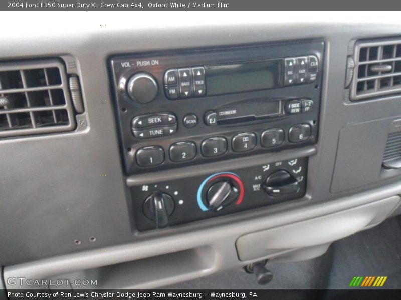 Oxford White / Medium Flint 2004 Ford F350 Super Duty XL Crew Cab 4x4