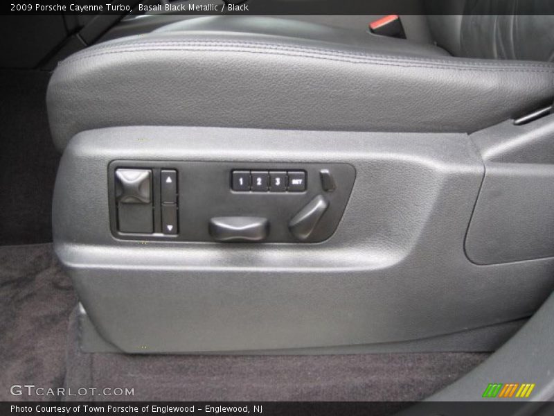 Controls of 2009 Cayenne Turbo