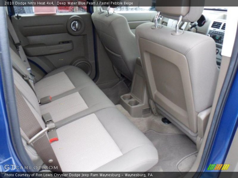  2010 Nitro Heat 4x4 Pastel Pebble Beige Interior