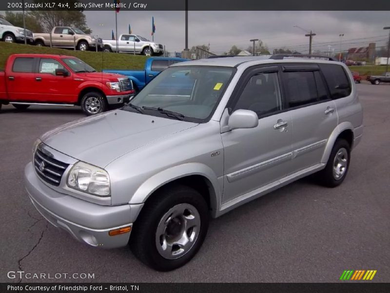 Front 3/4 View of 2002 XL7 4x4