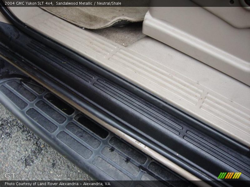 Sandalwood Metallic / Neutral/Shale 2004 GMC Yukon SLT 4x4