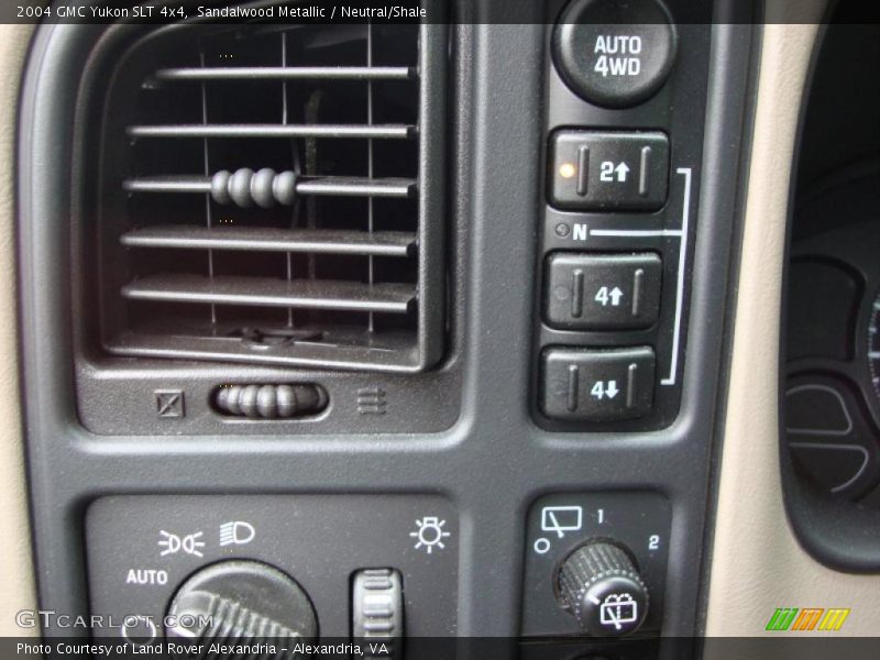 Sandalwood Metallic / Neutral/Shale 2004 GMC Yukon SLT 4x4