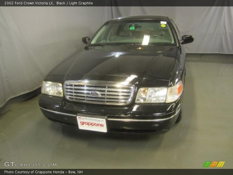 Black / Light Graphite 2002 Ford Crown Victoria LX