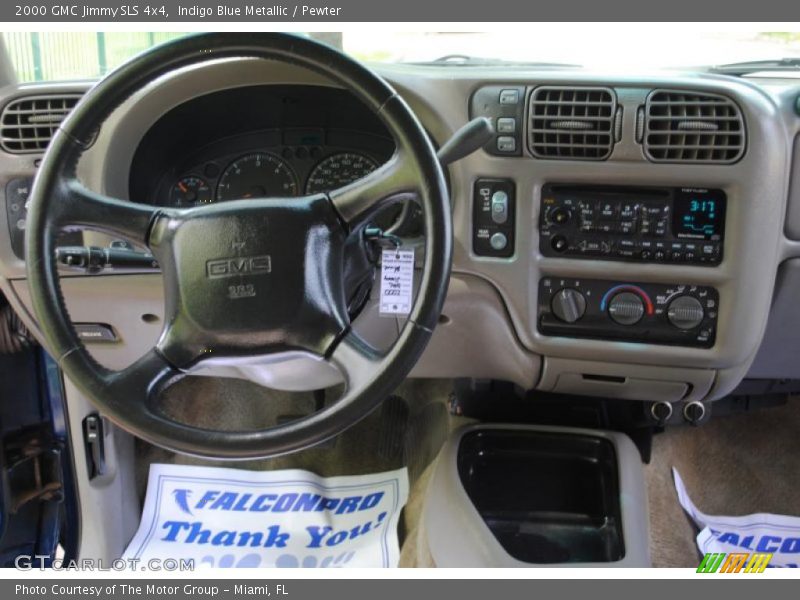 Dashboard of 2000 Jimmy SLS 4x4