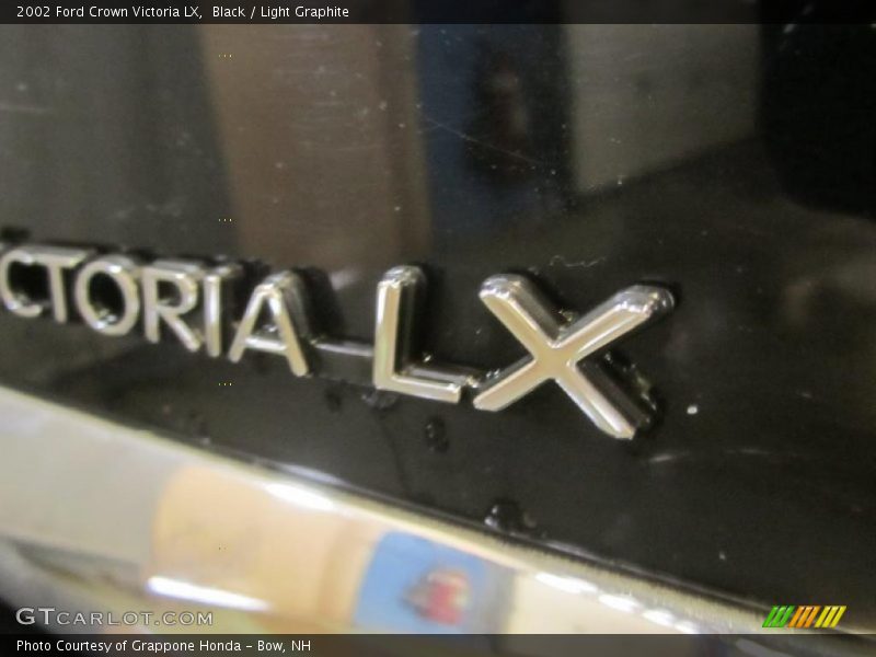 Black / Light Graphite 2002 Ford Crown Victoria LX