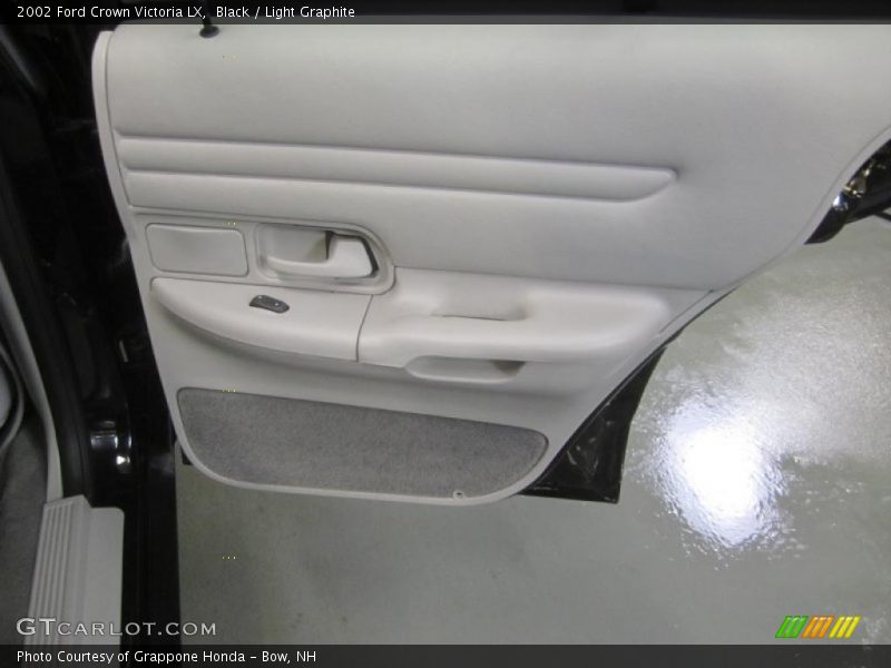 Black / Light Graphite 2002 Ford Crown Victoria LX