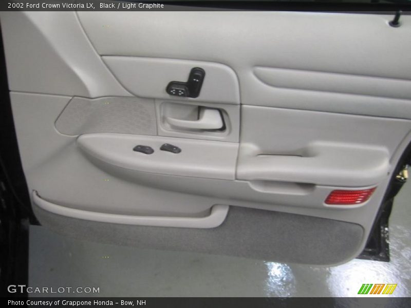 Black / Light Graphite 2002 Ford Crown Victoria LX