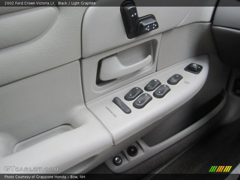Black / Light Graphite 2002 Ford Crown Victoria LX