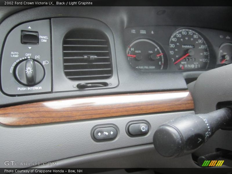 Black / Light Graphite 2002 Ford Crown Victoria LX