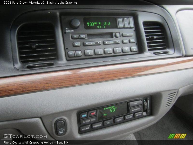 Black / Light Graphite 2002 Ford Crown Victoria LX
