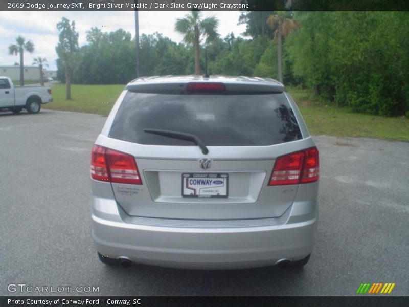 Bright Silver Metallic / Dark Slate Gray/Light Graystone 2009 Dodge Journey SXT